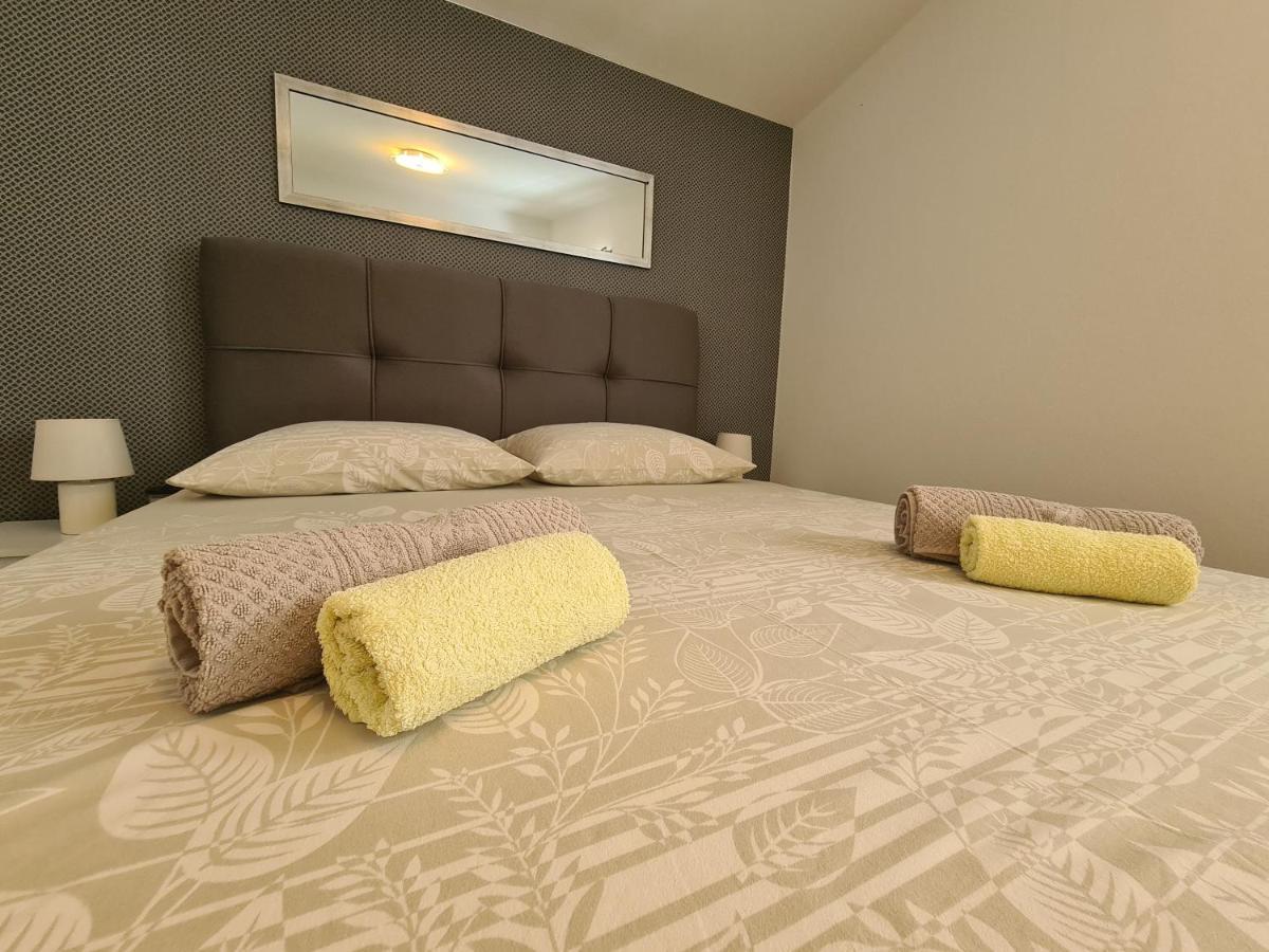 Apartments Ankora Vir Εξωτερικό φωτογραφία