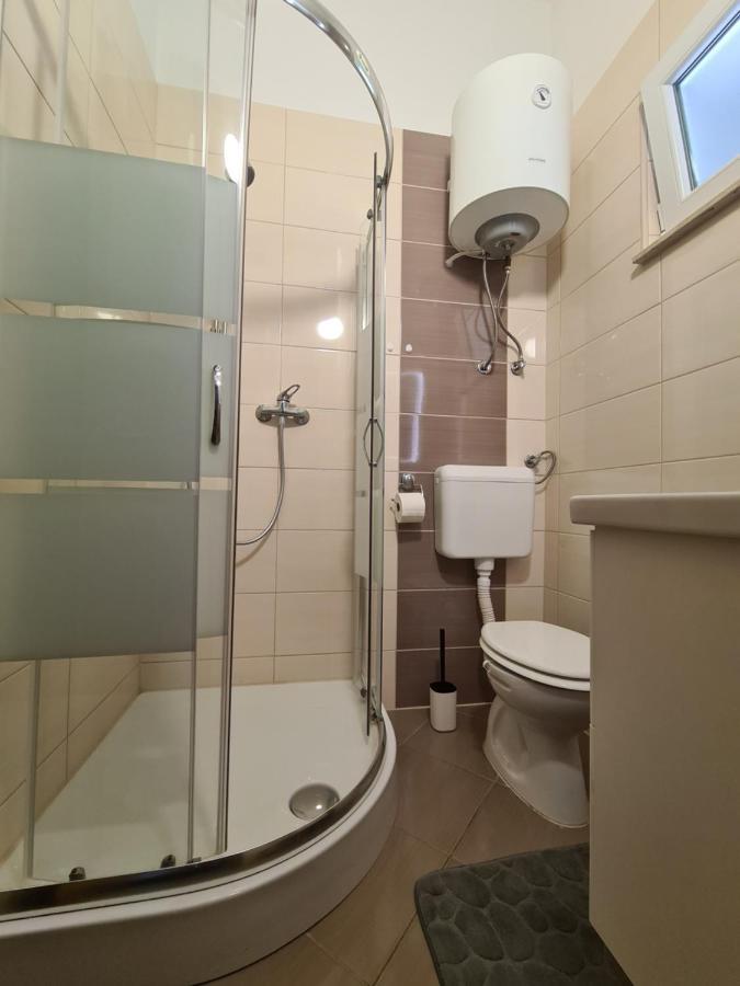 Apartments Ankora Vir Εξωτερικό φωτογραφία